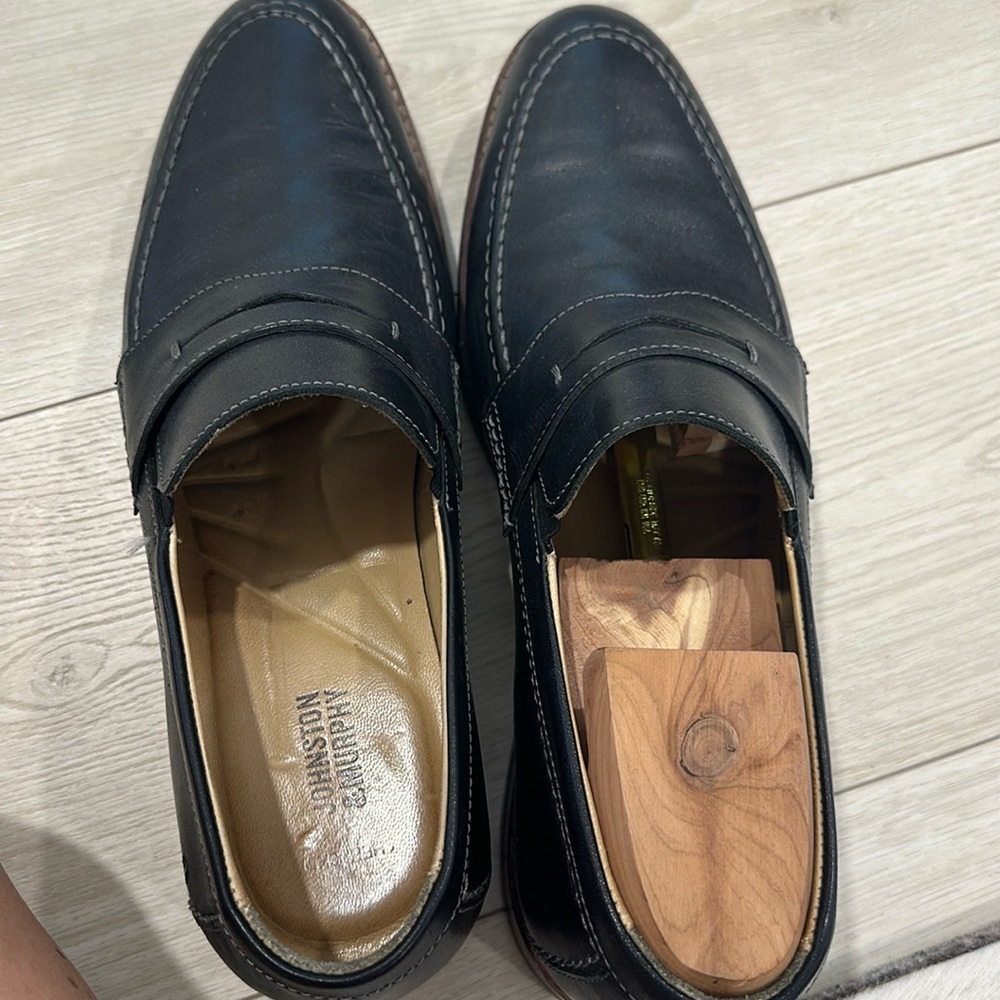 Black Johnston and Murphy size 10 1/2 loafers